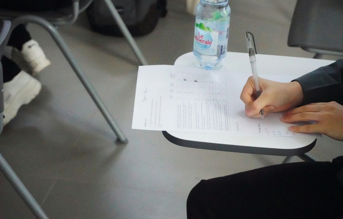 Sistema D, palabras en piernas y brazos, complicidad… Lo cuentan ex tramposos de bachillerato Sistema D, palabras en piernas y brazos, complicidad… Lo cuentan ex tramposos de bachillerato